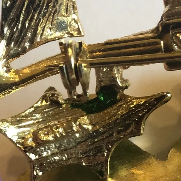 Lot of 3 Winter Holiday Christmas Snowman Mistletoe Vintage Brooch Shoulder Pins - Picture 5 of 5